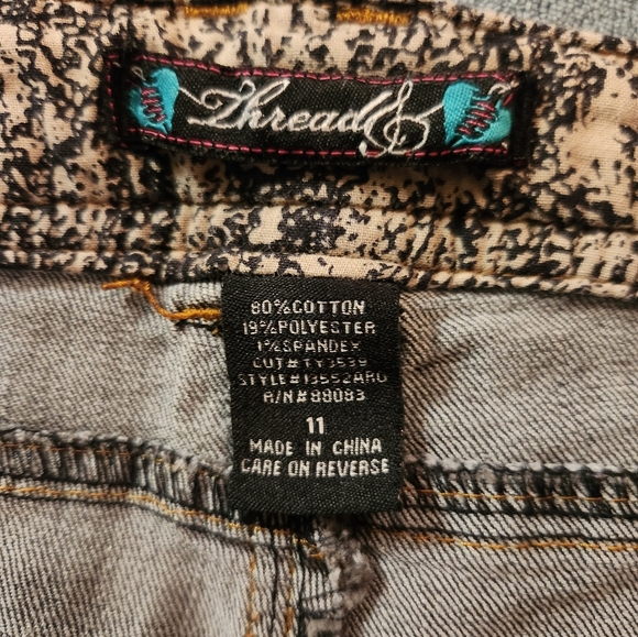 Threads Jeans - Picture 3 of 3